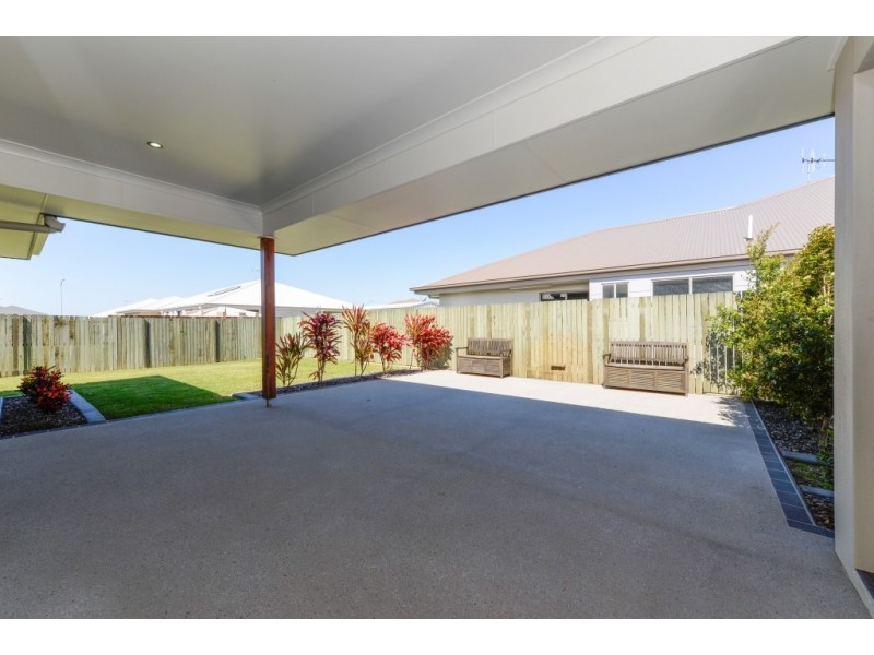 9 Beech Links Drive, Ashfield QLD 4670