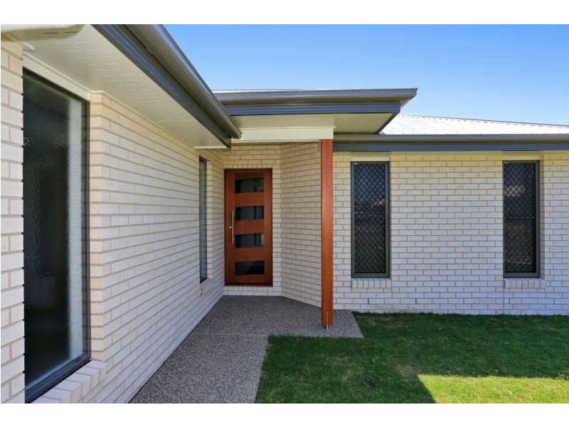 10 Shell Street, Burnett Heads QLD 4670