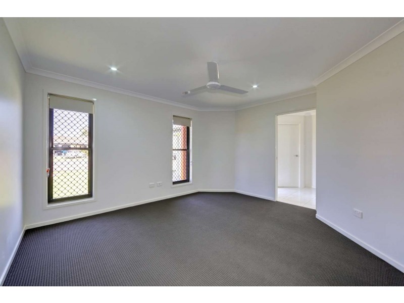 10 Shell Street, Burnett Heads QLD 4670