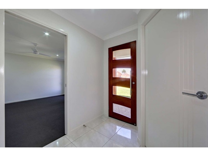 10 Shell Street, Burnett Heads QLD 4670