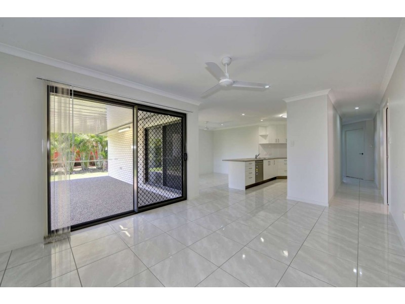 10 Shell Street, Burnett Heads QLD 4670