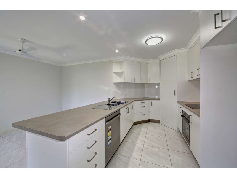 10 Shell Street, Burnett Heads QLD 4670