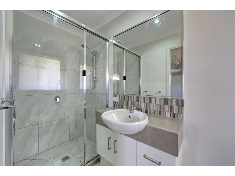 10 Shell Street, Burnett Heads QLD 4670