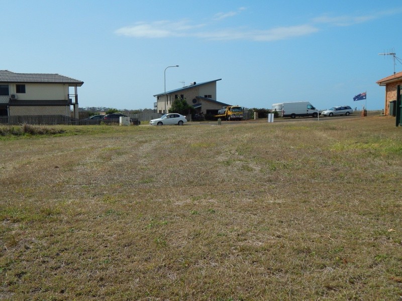 3 Dolphin Court, Elliott Heads QLD 4670