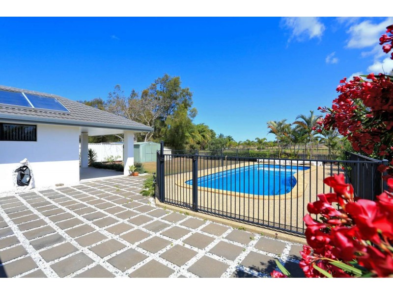186 Barolin Esplanade, Coral Cove QLD 4670