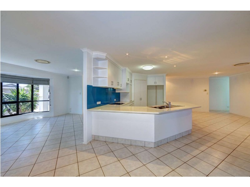 186 Barolin Esplanade, Coral Cove QLD 4670