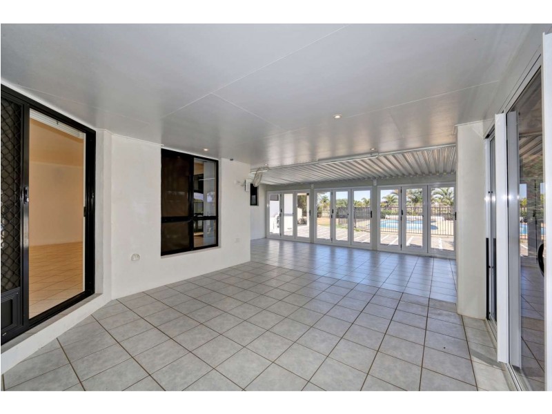 186 Barolin Esplanade, Coral Cove QLD 4670