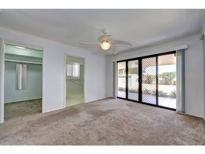 186 Barolin Esplanade, Coral Cove QLD 4670