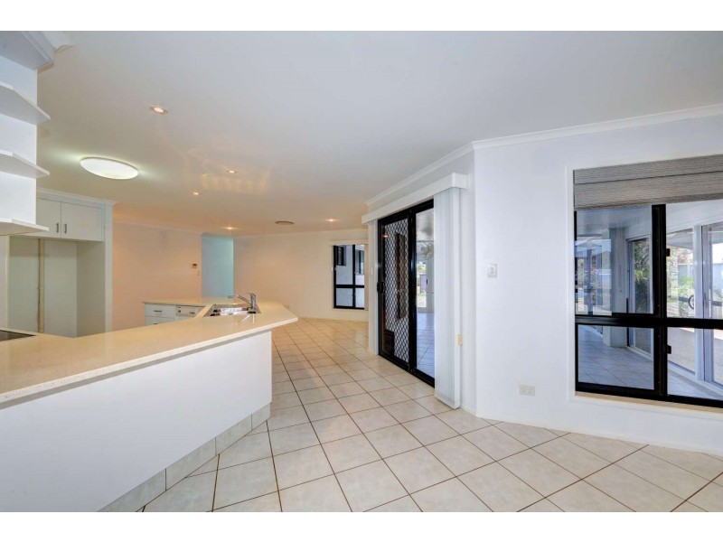 186 Barolin Esplanade, Coral Cove QLD 4670