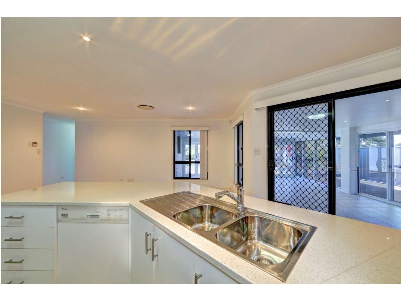 186 Barolin Esplanade, Coral Cove QLD 4670