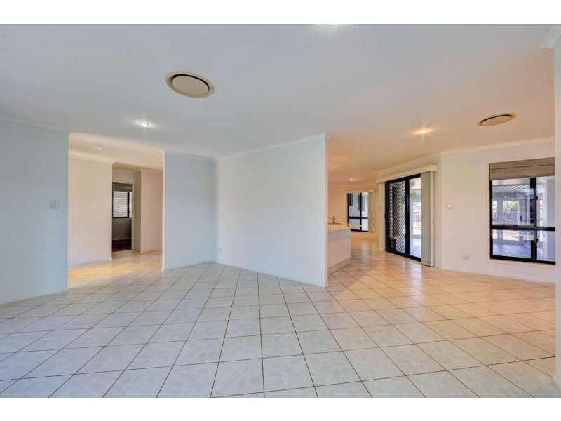 186 Barolin Esplanade, Coral Cove QLD 4670