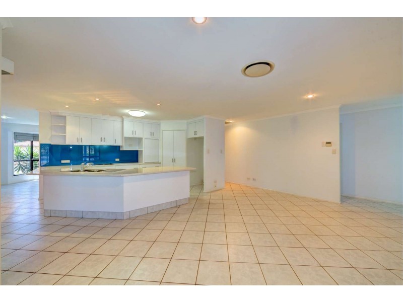 186 Barolin Esplanade, Coral Cove QLD 4670