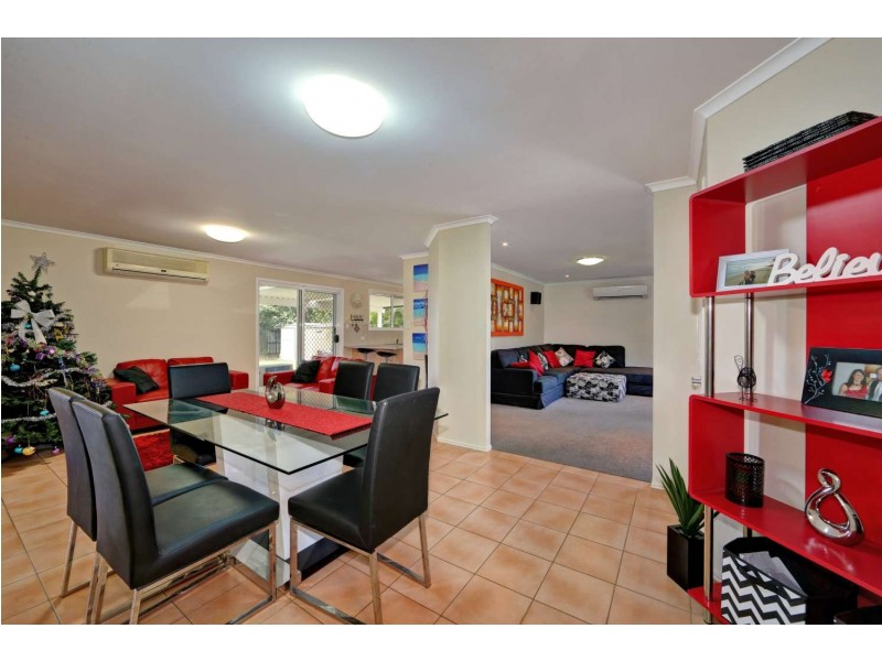 10 Majestic Place, Coral Cove QLD 4670