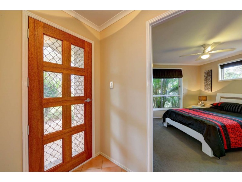 10 Majestic Place, Coral Cove QLD 4670