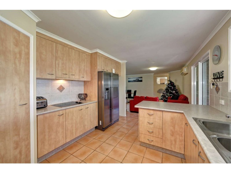 10 Majestic Place, Coral Cove QLD 4670