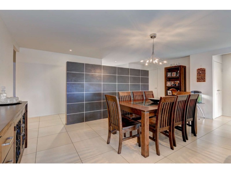 4 Camplin Court, Branyan QLD 4670