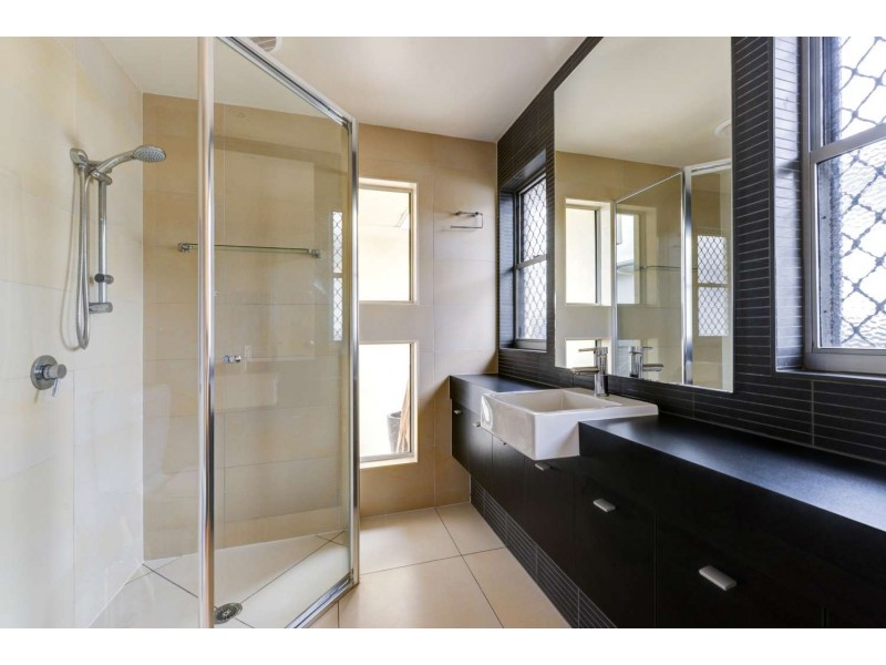 4 Camplin Court, Branyan QLD 4670