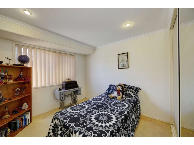 204 Barolin Esplanade, Coral Cove QLD 4670