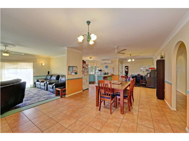 184 Barolin Esplanade, Coral Cove QLD 4670