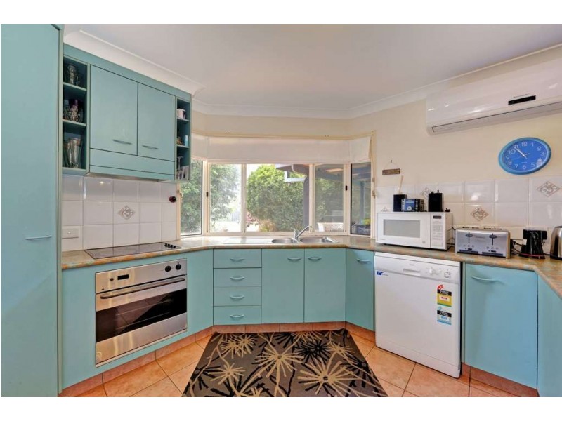 184 Barolin Esplanade, Coral Cove QLD 4670