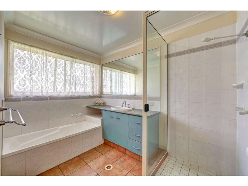 184 Barolin Esplanade, Coral Cove QLD 4670