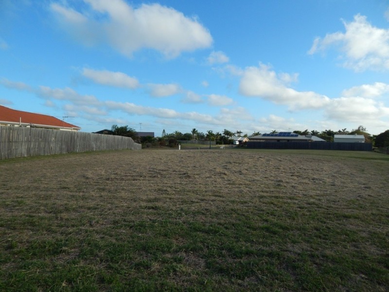 11 Blake Close, Coral Cove QLD 4670