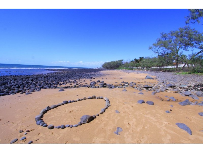 11 Blake Close, Coral Cove QLD 4670