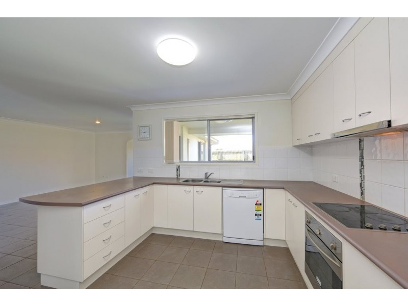 18 Belmonte Drive, Coral Cove QLD 4670