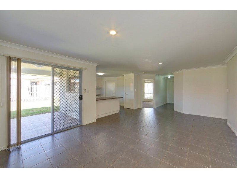 18 Belmonte Drive, Coral Cove QLD 4670
