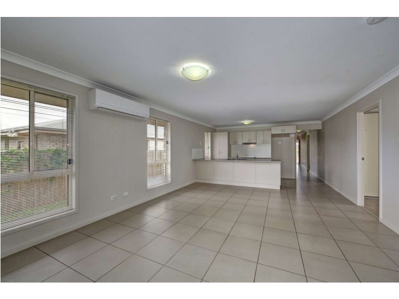 92 Neville Drive, Branyan QLD 4670