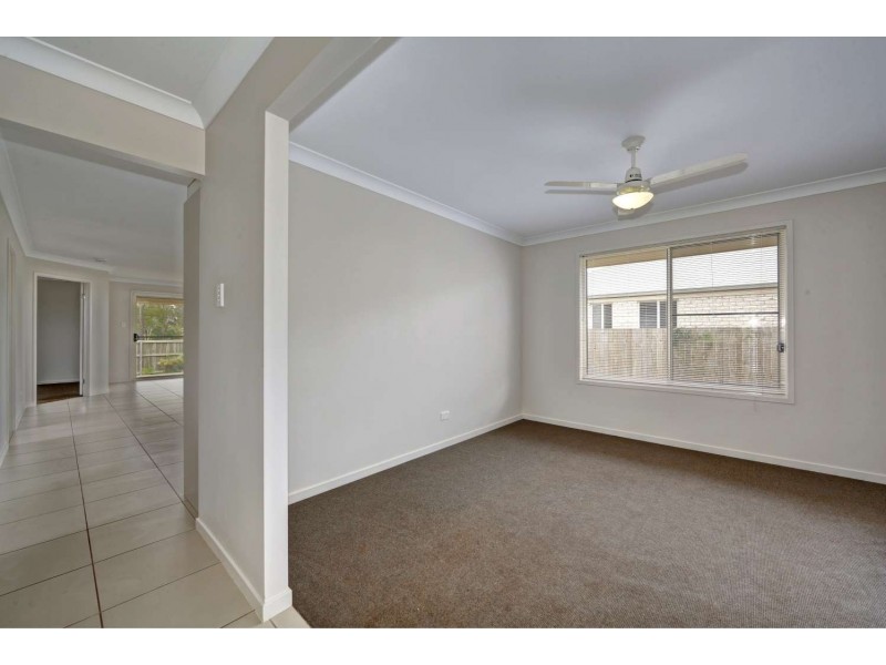 92 Neville Drive, Branyan QLD 4670