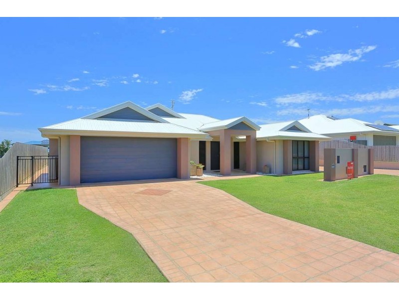 5 Belmonte Drive, Coral Cove QLD 4670