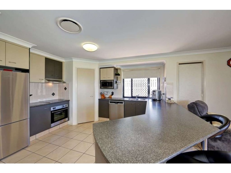 5 Belmonte Drive, Coral Cove QLD 4670