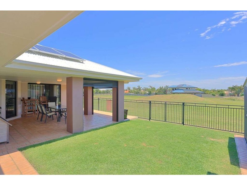 5 Belmonte Drive, Coral Cove QLD 4670