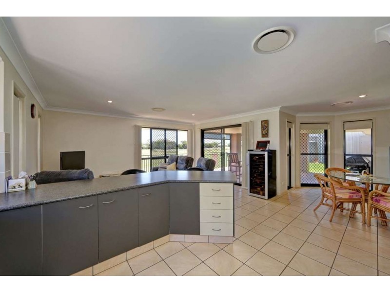 5 Belmonte Drive, Coral Cove QLD 4670