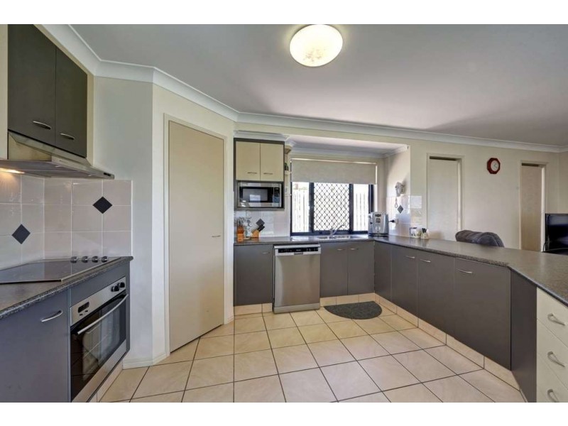 5 Belmonte Drive, Coral Cove QLD 4670