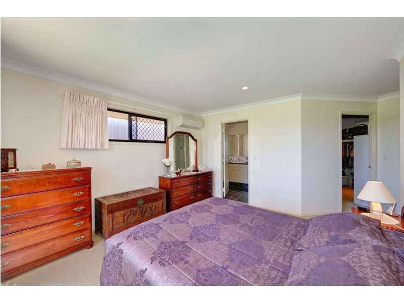 5 Belmonte Drive, Coral Cove QLD 4670