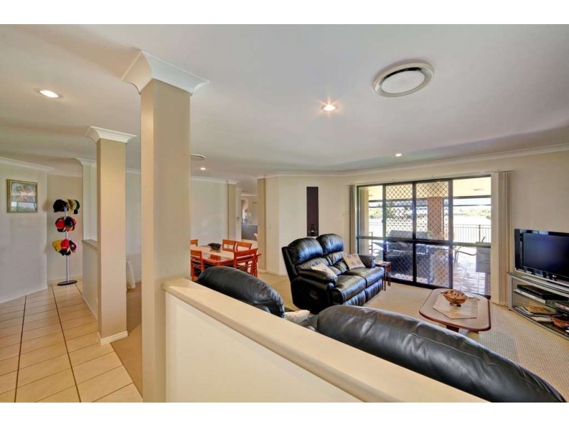 5 Belmonte Drive, Coral Cove QLD 4670