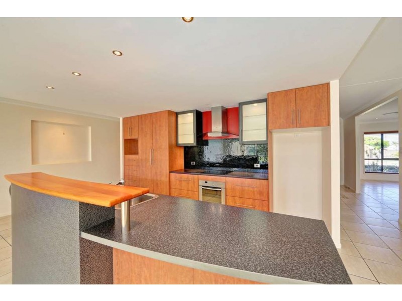 3 Andy Kemp Place, Bargara QLD 4670