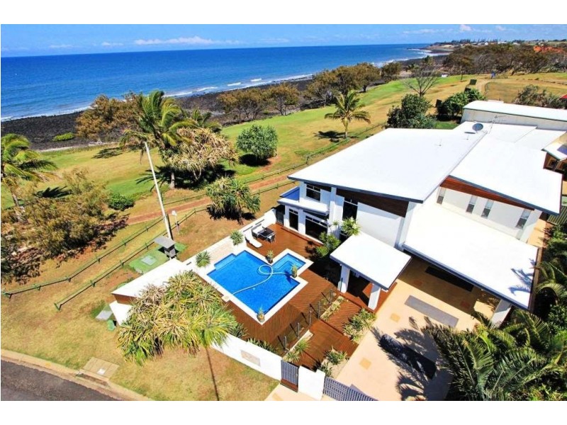 152 Barolin Esplanade, Coral Cove QLD 4670