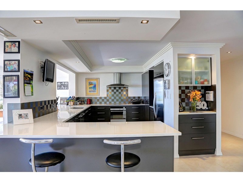 152 Barolin Esplanade, Coral Cove QLD 4670