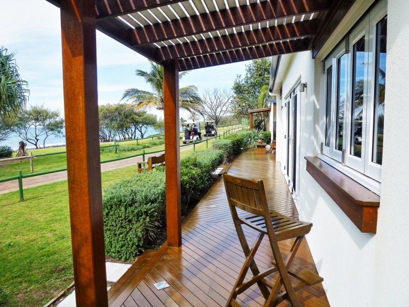 152 Barolin Esplanade, Coral Cove QLD 4670