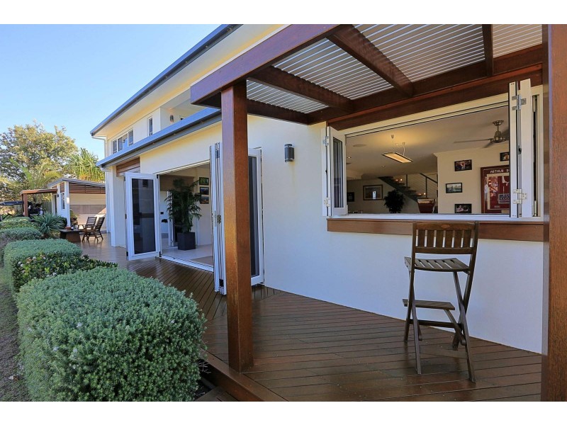 152 Barolin Esplanade, Coral Cove QLD 4670