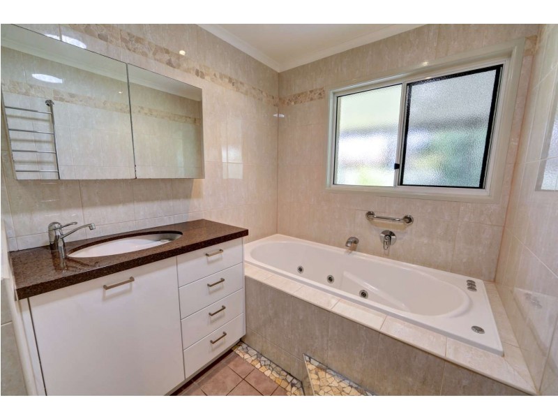 5 Nagle Court, Bargara QLD 4670