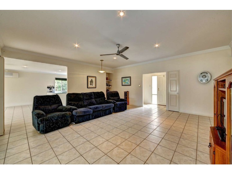 172 Barolin Esplanade, Coral Cove QLD 4670