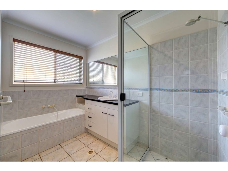 172 Barolin Esplanade, Coral Cove QLD 4670