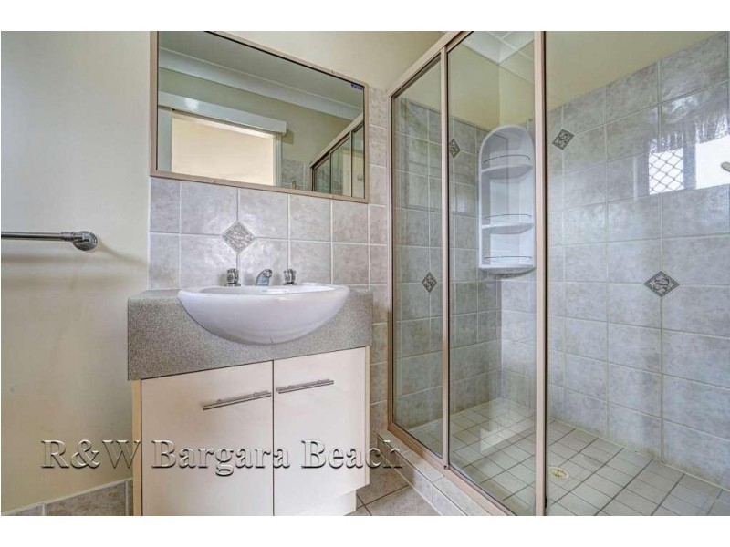 1 Blake Close, Coral Cove QLD 4670