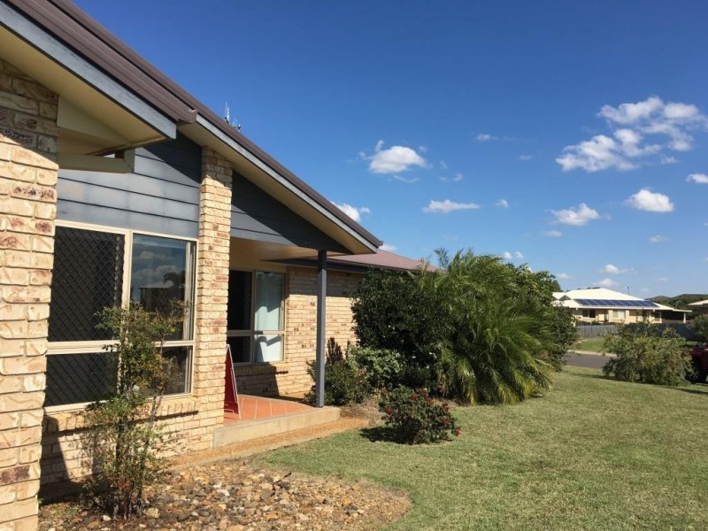 1 Blake Close, Coral Cove QLD 4670
