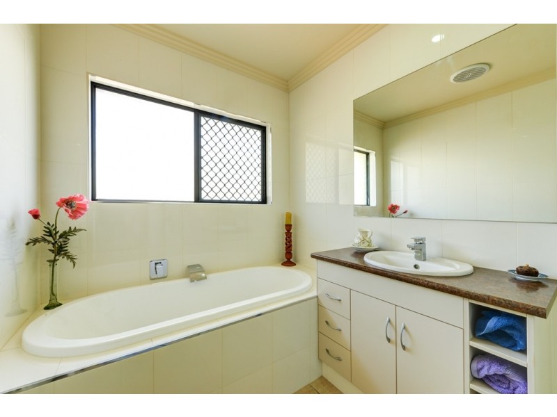 4 Seahorse Court, Innes Park QLD 4670