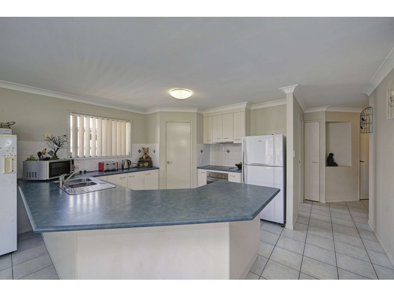41 Bisdee Street, Coral Cove QLD 4670